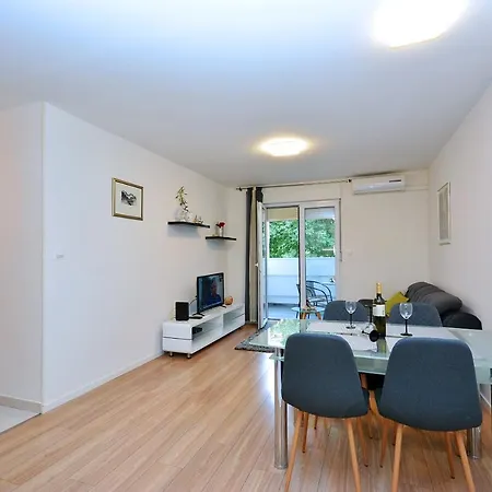 Lägenhet Apartman Roma *